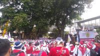 Massa demo RUU Kesehatan di kawasan Patung Kuda, Monas, Jakarta Pusat, Senin, 8/5/2023 | Novia Suhari/forumkeadilan.com
