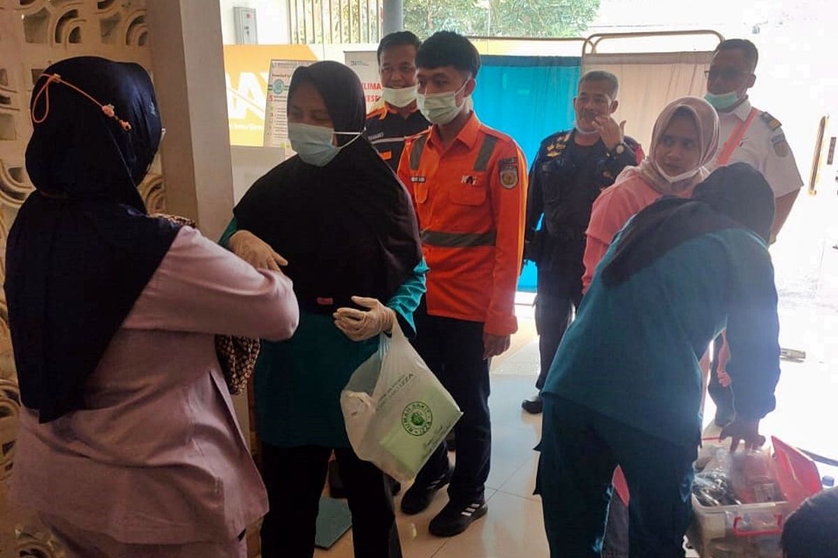 Penumpang KRL Bantu Ibu Melahirkan tanpa Dokter dan Bidan di KA Walahar