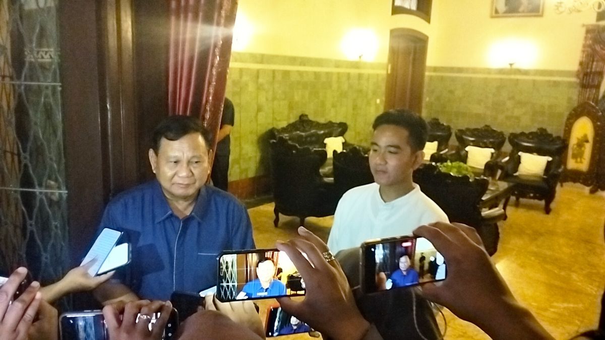 Menteri Pertahanan Prabowo Subianto bersama Wali Kota Surakarta Gibran. | Ist