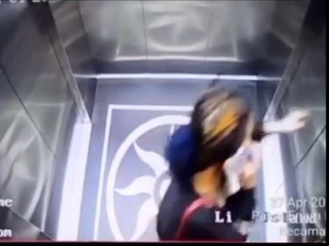 Rekaman CCTV yang beredar terkait wanita yang tewas jatuh dari lift Bandara Kualanamu