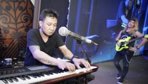 Keyboardist Band Candil In the Rockalisasi Nova Zahedi