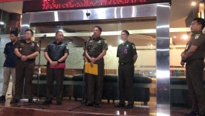 Keterangan Kejaksaan Agung RI usai memeriksa Menteri Koordinator Bidang Perekonomian Airlangga Hartarto, Senin, 24/7/2013 | Merinda Faradianti/Forum Keadilan