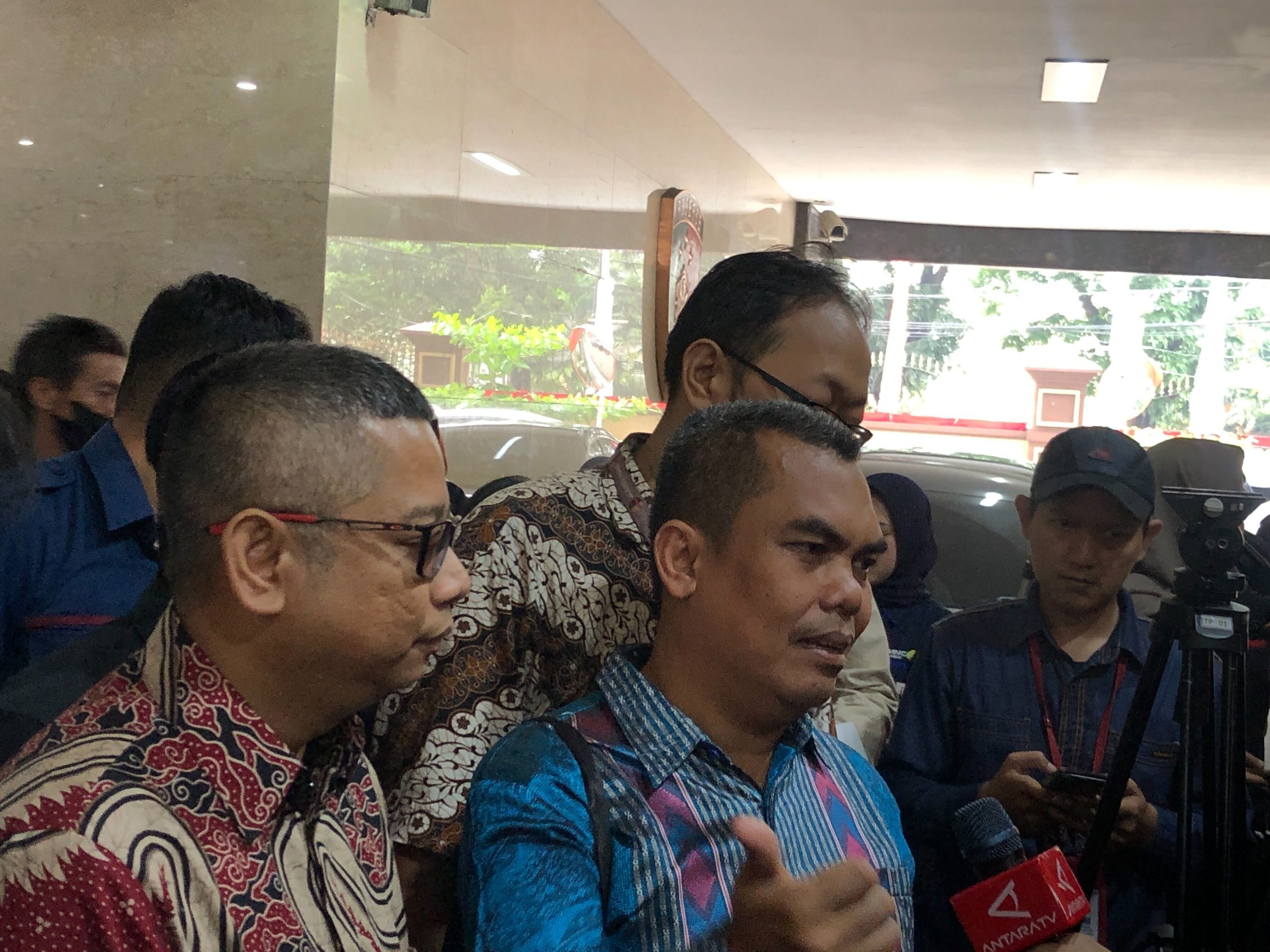 Ketua Forum Advokat Pembela Pancasila (FAPP) Ihsan Tanjung (batik biru) | Merinda Faradianti/forumkeadilan.com
