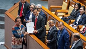 Pengesahan UU Kesehatan yang baru diwakilkan Menteri Kesehatan Budi Gunadi Sadikin, Selasa, 11/7/2023 | Dok. Kemenkes RI