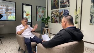 Budiman Sudjatmiko saat menyambangi kantor Forum Keadilan