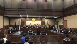Para terdakwa kasus korupsi BTS menghadiri pembacaan putusan sela di PN Tipikor, Jakarta Pusat, Selasa, 18/7/2023 | Merinda Faradianti/Forum Keadilan