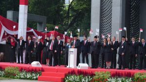Bank Indonesia (BI) resmi meluncurkan tiga fitur baru pada QRIS. Fitur baru ini dapat meningkatkan pengalaman pengguna karena memungkinkan untuk dapat melakukan transaksi tarik tunai, transfer, dan setor tunai atau QRIS TUNTAS