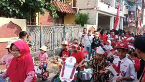 Warga RT07 RW10, Keluragan Tugu, Cimanggis, Depok, Jawa Barat menggelar parade sepeda hias dalam rangka memeriahkan HUT ke-78 RI | Charlie Adolf Lumban Tobing/Forum Keadilan