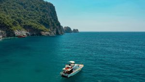 Ilustrasi Speedboat