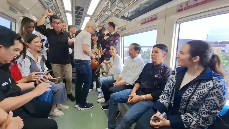 Jokowi Resmikan LRT Jabodebek