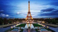 Menara Eiffel di Prancis