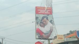 Baliho Prabowo tanpa Jokowi