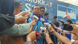 Ketua DPP Partai Demokrat Herman Khaeron Herman Khaeron memberikan keterangan soal kemungkinan Demokrat bergabung dengan koalisi lain, di kantor DPP Demokrat, Jakarta Pusat, Sabtu, 9/9/2023 | Ari Kurniansyah/Forum Keadilan