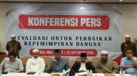Tiga Pilar membacakan mosi tidak percaya terhadap Presiden Jokowi di Menara Hijau, Pancoran, Jakarta Selatan, Rabu, 20/9/2023 | Charlie Adolf Lumban Tobing/Forum Keadilan