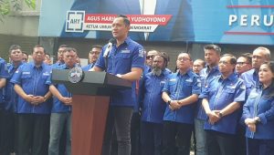 AHY memberikan keterangan terkait langkah Demokrat setelah mundur dari KPP, di kantor DPP Demokrat, Senin, 4/9/2023.