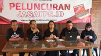 Sekretaris Umum Aldera Valentina Sagala bersama para relawan meluncurkan aplikasi Jagatps.id di kawasan Menteng, Jakarta Pusat, Senin 18/9/2023.