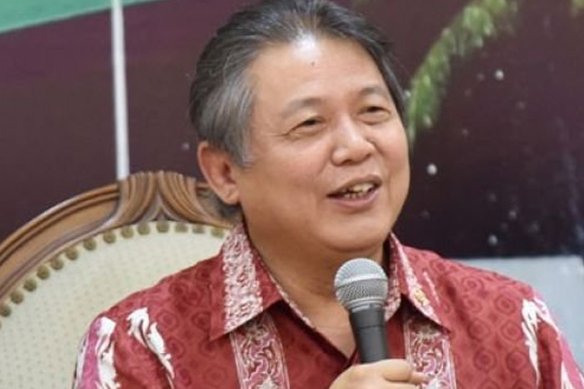 Politisi Senior PDIP Hendrawan Supratikno