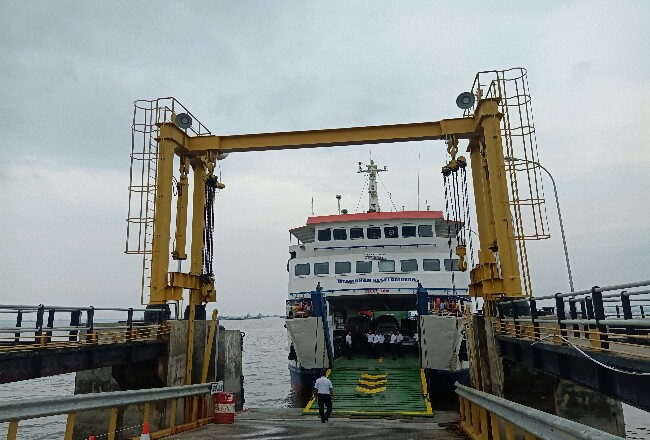 Penyeberangan Kapal Ro-Ro Rupat Dumai Kepulauan Riau