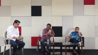 Ketua DPP PDIP Bidang Ideologi dan Kaderisasi Djarot Saiful Hidayat dalam diskusi berjudul "Positioning PDIP dalam Pemenangan Pilpres Ganjar Mahfud" yang digelar di kawasan Matraman, Jakarta Pusat, Senin, 30/10/2023 | Syahrul Baihaqi/Forum Keadilan
