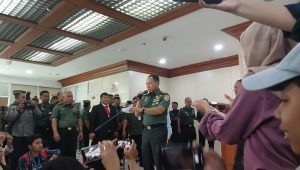 Jenderal TNI Agus Subiyanto dalam konferensi pers di Gedung MPR/DPR, Senayan, Jakarta Pusat, Senin, 13/11/2023 | Syahrul Baihaqi/Forum Keadilan