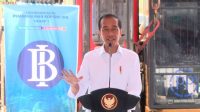 Presiden Joko Widodo (Jokowi) meletakan batu pertama atau groundbreaking pembangunan komplek perkantoran Bank Indonesia (BI) di Ibu Kota Nusantara (IKN), Penajam Paser Utara, Kalimantan Timur, Kamis, 2/11/2023 siang | YouTube Sekretariat Presiden