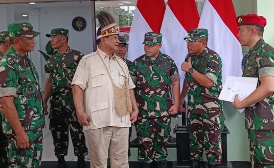 Menteri Pertahanan Prabowo Subianto meresmikan Rumah Sakit Tingkat IV Timika, Papua, Jumat, 10/11/2023.