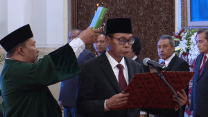 Nawawi Pomolango mengucapkan sumpah sebagai Ketua Komisi Pemberantasan Korupsi sementara di hadapan Presiden Joko Widodo (Jokowi) di Istana Negara, Jakarta, Senin, 27/11/2023 pagi | YouTube Sekretariat Presiden