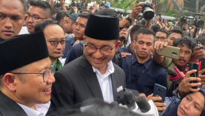 Anies Baswedan dan Muhaimin Iskandar dalam acara Deklarasi Kampanye Pemilu Damai tahun 2024 di Kantor KPU, Jakarta Pusat, Senin, 27/11/2023 | Ari Kurniansyah/Forum Keadilan