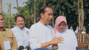Presiden Joko Widodo (Jokowi) Menghadiri Gerakan Tanam Pohon Bersama, di Hutan Kota JIEP kawasan industri Pulo Gadung, Jakarta Timur, Rabu, 29/11/2023. | YouTube Sekretariat Presiden