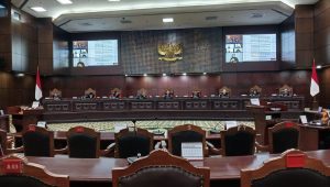 Mahkamah Konstitusi (MK) membacakan putusan perkara Nomor 81/PUU-XXI/2023 terhadap pengujian Pasal 15 Ayat 2 huruf d tentang syarat usia minimal Hakim Konstitusi, Rabu, 29/11/2023