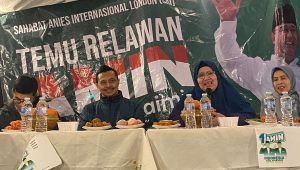 Sejumlah tokoh hingga aktivis warga negara Indonesia (WNI) di London, Inggris, deklarasi mendukung pasangan calon (paslon) nomor urut 1 Anies Baswedan dan Muhaimin Iskandar (AMIN), Selasa, 26/12/2023 waktu setempat. Mereka menyebut diri sebagai Tim Relawan Paslon AMIN Inggris | ist