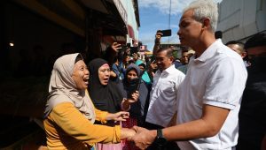 Calon presiden nomor urut 3, Ganjar Pranowo, melakukan kunjungan ke Pasar Baru, Klandasan ilir, Balikpapan, Kalimantan Timur, Selasa, 5/12/2023 | Dok. Pribadi
