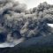 Gunung Marapi di Sumatra Barat erupsi