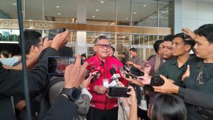 Sekjen PDIP Hasto Kristiyanto memberikan keterangan di Senayan, Jakarta Pusat, Jumat 22/12/2023 | Novia Suhari/Forum Keadilan