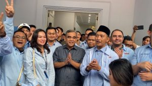 Wakil Ketua Tim Kampanye Nasional (TKN) Prabowo Subianto dan Gibran Rakabuming Raka, Ahmad Muzani disambut TKN Fanta, di kawasan Menteng, Jakarta Pusat, Kamis, 14/12/2023 | Ari Kurniansyah/Forum Keadilan