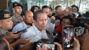 Ketua Dewas KPK Tumpak Hatorangan Panggabean memberi keterangan pers usai sidang etik Firli Bahuri di Gedung ACLC, Jakarta Selatan, Rabu, 20/12/2023 | M. Hafid/Forum Keadilan