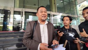 Koordinator MAKI Boyamin Saiman usai diperiksa sebagai saksi dalam sidang etik Firli Bahuri di Gedung ACLC, Jumat, 22/12/2023 | M. Hafid/Forum Keadilan