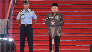 Wakil Presiden (Wapres) Ma'ruf Amin dalam Puncak Peringatan Hari Pekerja Migran Internasional (HPMI) 2023 yang digelar secara hibrida oleh Badan Pelindungan Pekerja Migran Indonesia (BP2MI) dari Tennis Indoor Gelora Bung Karno, Senayan, Jakarta Pusat, Senin (18/12/2023). | Dok - Biro Pers Sekretariat Wakil Presiden
