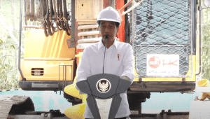 Presiden Joko Widodo (Jokowi) meletakkan batu pertama (groundbreaking) untuk pembangunan Rumah Sakit Umum Pusat Ibu Kota Nusantara (RSUP IKN). | Youtube Sekretariat Presiden