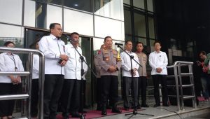 Kapolri Jenderal Listyo Sigit Prabowo saat konferensi pers usai hadiri agenda penandatanganan kerjasama di KPK, Senin, 4/11/2023 | M. Hafid/Forum Keadilan