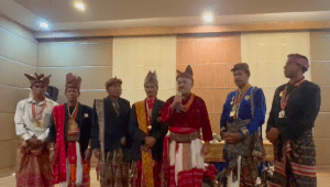 Raja-raja di Timor dan masyarakat adat Provinsi Nusa Tenggara Timur (NTT) menyatakan dukungan kepada pasangan calon nomor urut 3, Ganjar Pranowo-Mahfud MD