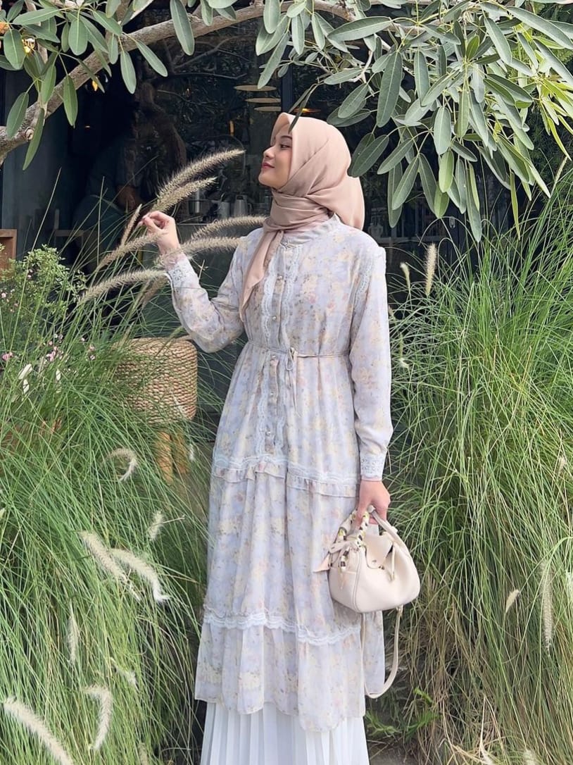 Fashion hijab ala Selebgram Amelia Andini | Instagram @ameliaandanii