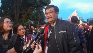 Djarot Syaiful Hidayat memberikan keterangan di Istora Senayan, Jakarta Pusat, Minggu 7/1/2024. | Novia Suhari/Forum Keadilan