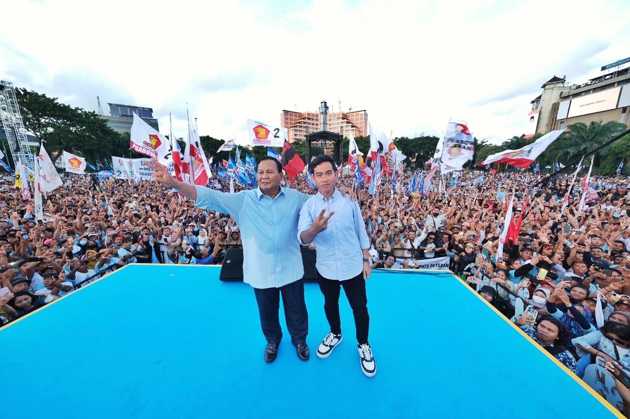 Calon presiden dan wakil presiden 2024 Prabowo Subianto dan Gibran Rakabuming Raka saat menghadiri Kirab Kebangsaan di Semarang, Jawa Tengah, Minggu, 28/1/2024 | X @gibran_tweet