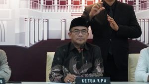 Ketua KPU, Hasyim Asyari saat konferensi pers di Gedung KPU, Jakarta Pusat, Jumat, 5/1/2024 | M. Hafid/Forum Keadilan