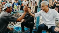 Momen calon presiden (capres) nomor urut 3 Ganjar Pranowo mengunjungi para nelayan di Brebes, Jawa Tengah, Rabu, 10/1/2024 | Instagram @ganjarpranowo
