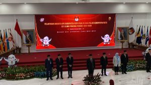 Pelantikan 100 anggota KPU di Kantor KPU RI, Selasa 9/1/2024. | Ari Kurniansyah/Forum Keadilan