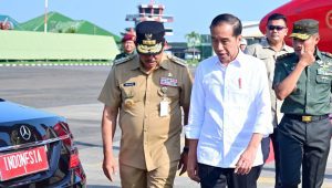 Presiden Joko Widodo (Jokowi) tiba di Pangkalan Utama TNI AD (Lanumad) Ahmad Yani, Kota Semarang untuk melakukan kunjungan kerja di Provinsi Jawa Tengah pada Rabu, 13/12/2023 | Dok - Biro Pers Sekretariat Presiden
