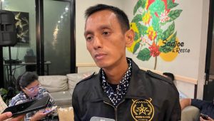 Ketua Badan Pengurus Centra Initiative Al Araf saat ditemui di kawasan Tebet, Jakarta Selatan, Senin 15/1/2024. I Merinda Faradianti/Forum Keadilan