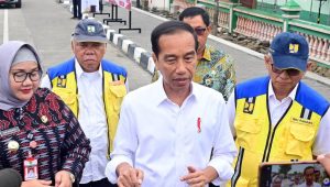 Presiden Joko Widodo (Jokowi) bersama dengan Menteri PUPR Basuki Hadimuljono, di Jawa Tengah, Selasa, 23/1/2024 | Dok - Biro Komunikasi Publik Kementerian PUPR